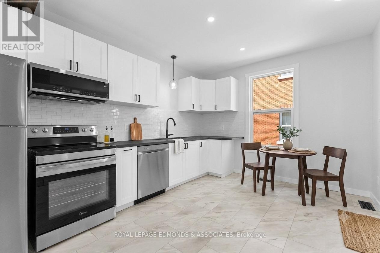 












204 MCALLISTER STREET

,
Pembroke,




Ontario
K8A3G2

