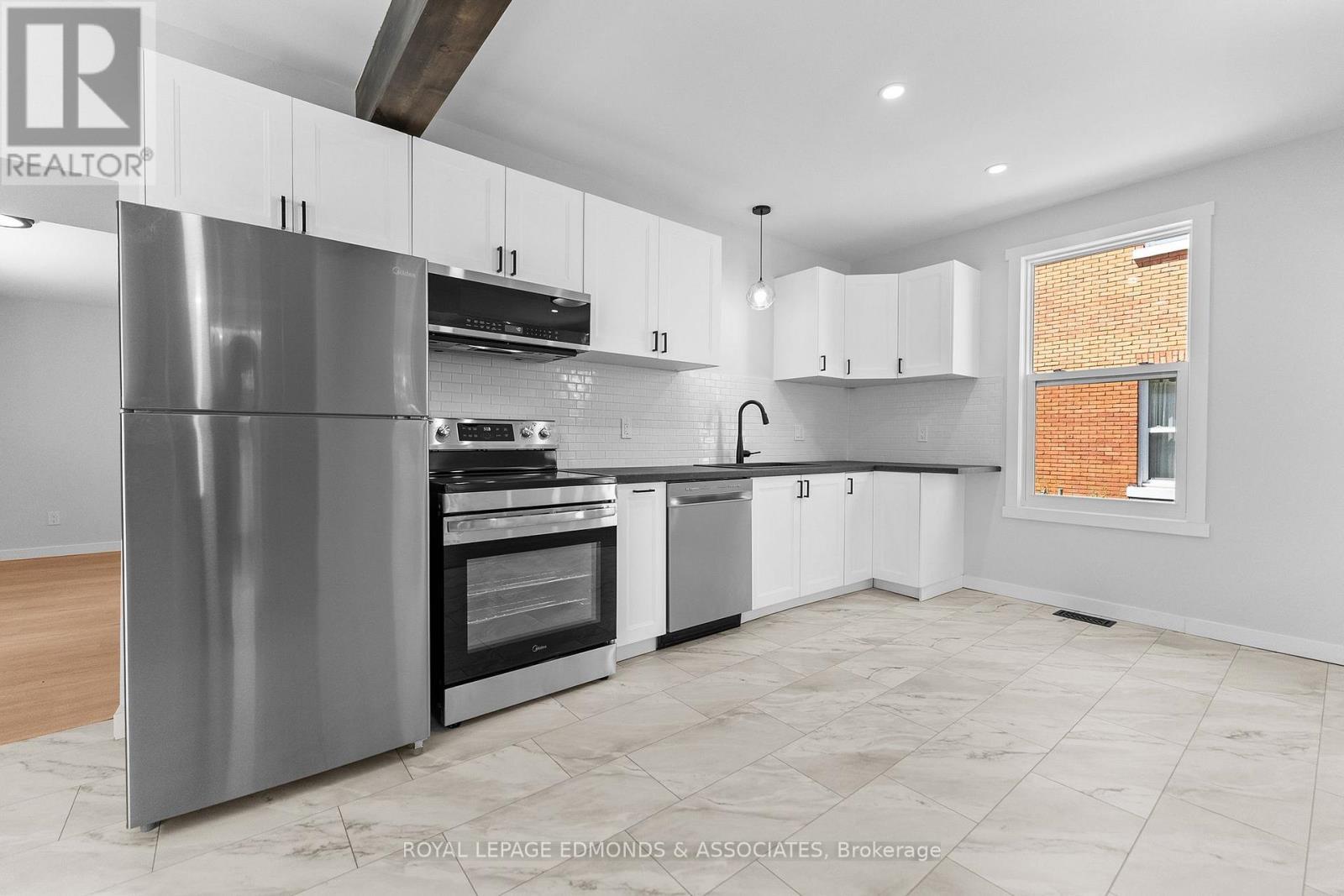 












204 MCALLISTER STREET

,
Pembroke,




Ontario
K8A3G2

