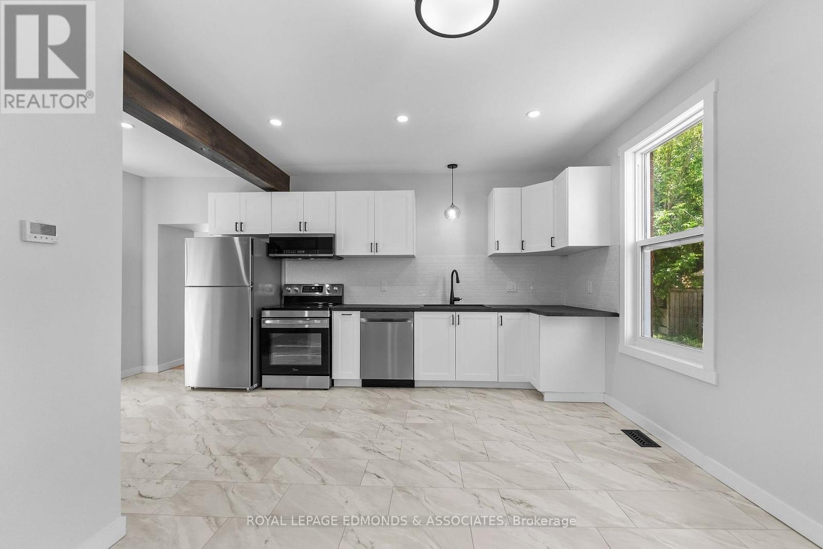 












204 MCALLISTER STREET

,
Pembroke,




Ontario
K8A3G2

