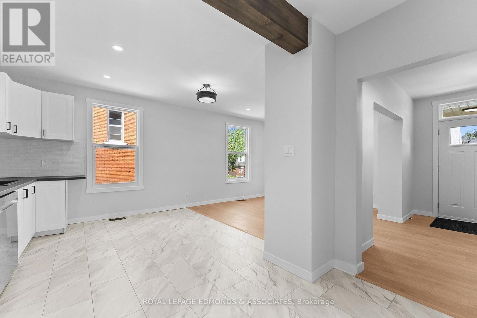 












204 MCALLISTER STREET

,
Pembroke,




Ontario
K8A3G2

