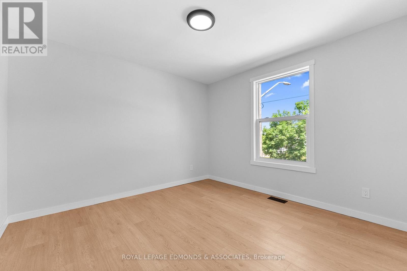 












204 MCALLISTER STREET

,
Pembroke,




Ontario
K8A3G2

