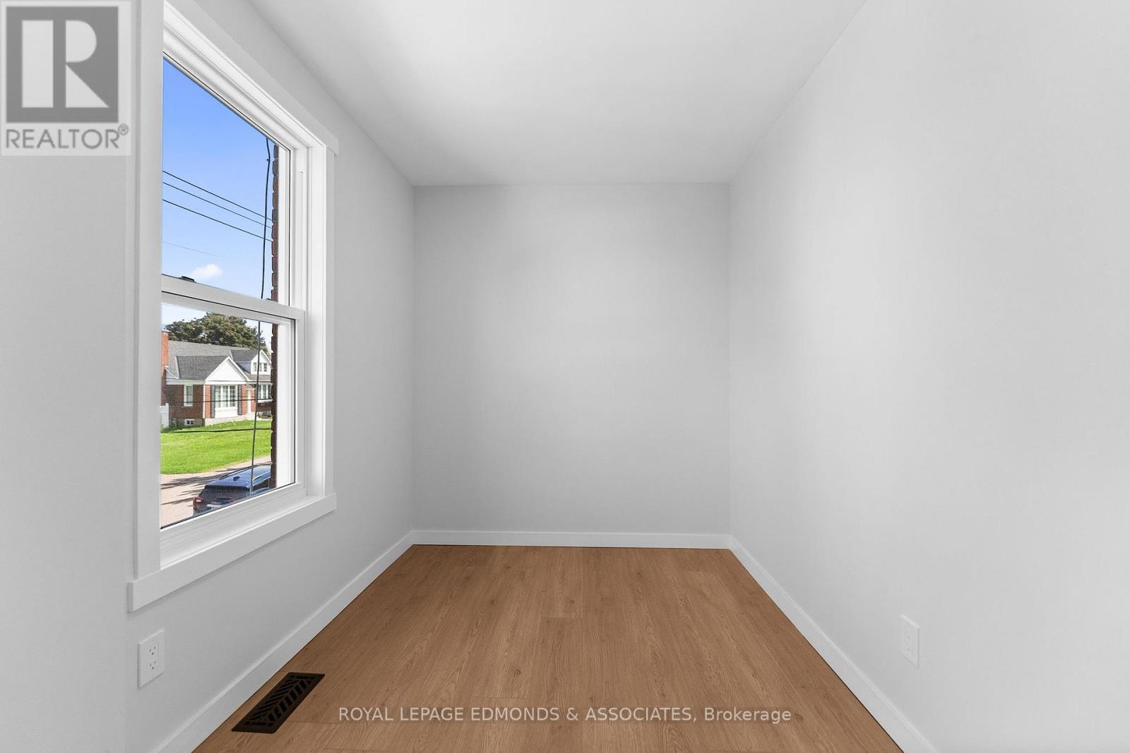 












204 MCALLISTER STREET

,
Pembroke,




Ontario
K8A3G2

