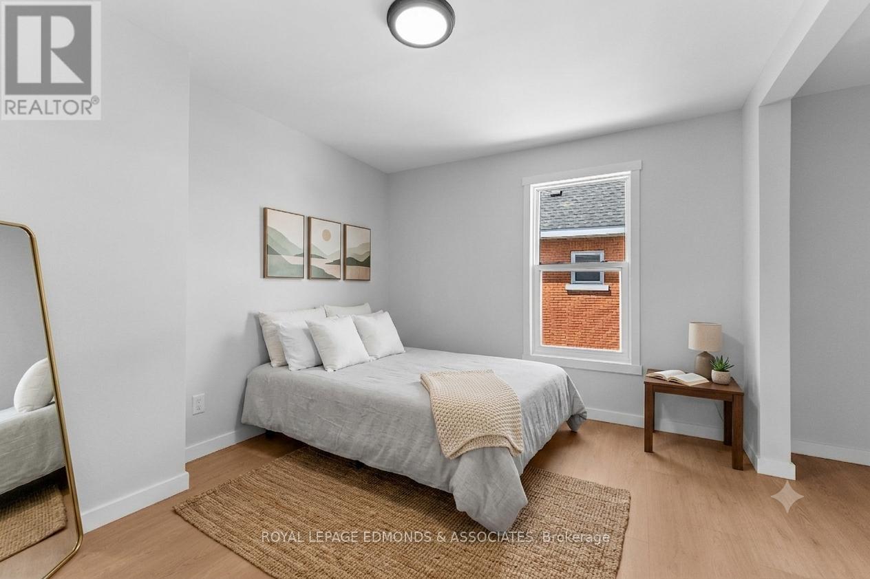 












204 MCALLISTER STREET

,
Pembroke,




Ontario
K8A3G2

