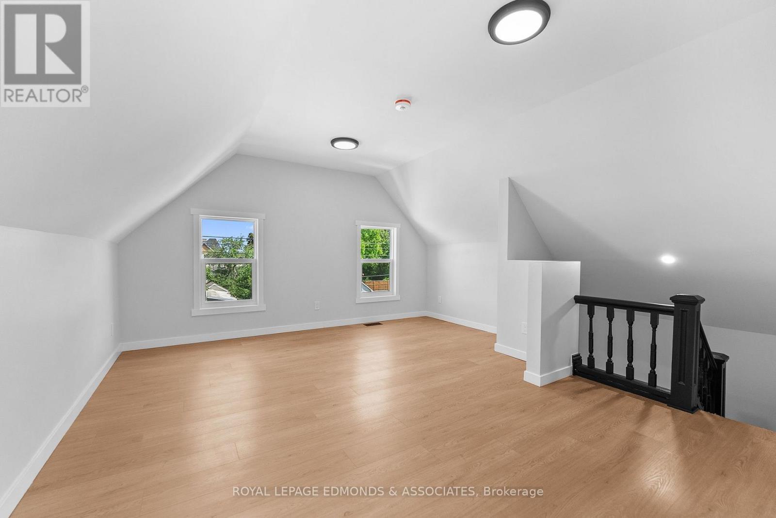 












204 MCALLISTER STREET

,
Pembroke,




Ontario
K8A3G2

