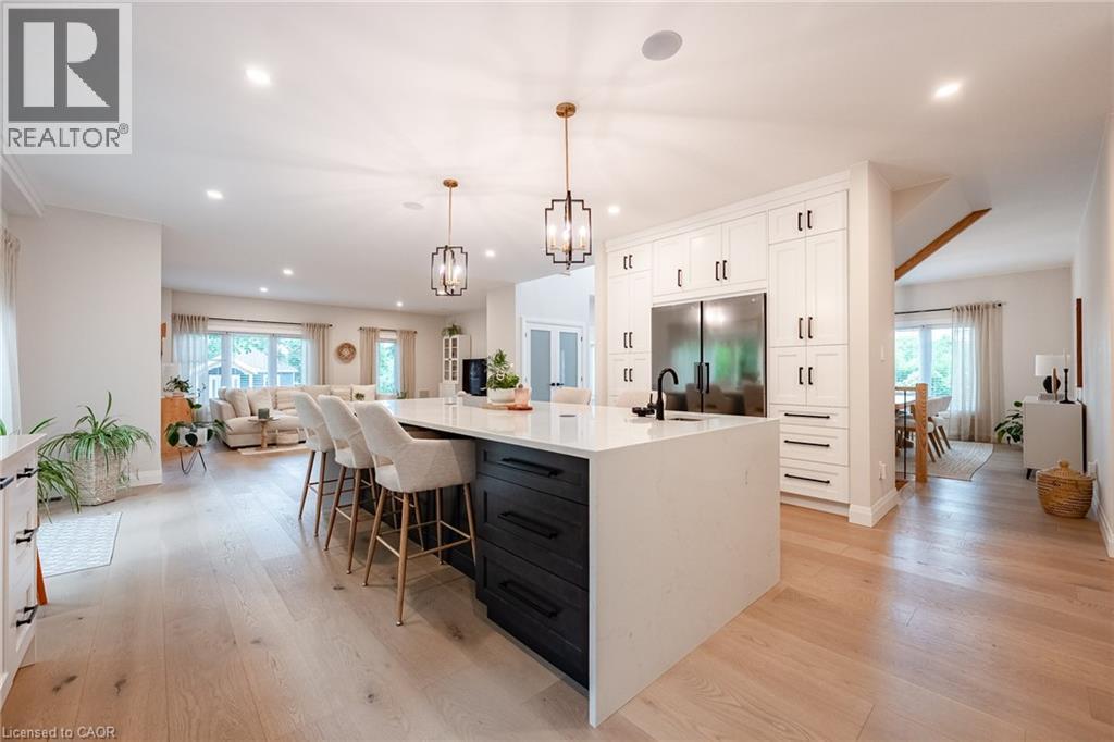 












22 LAKE Street

,
Grimsby,




Ontario
L3M2G7

