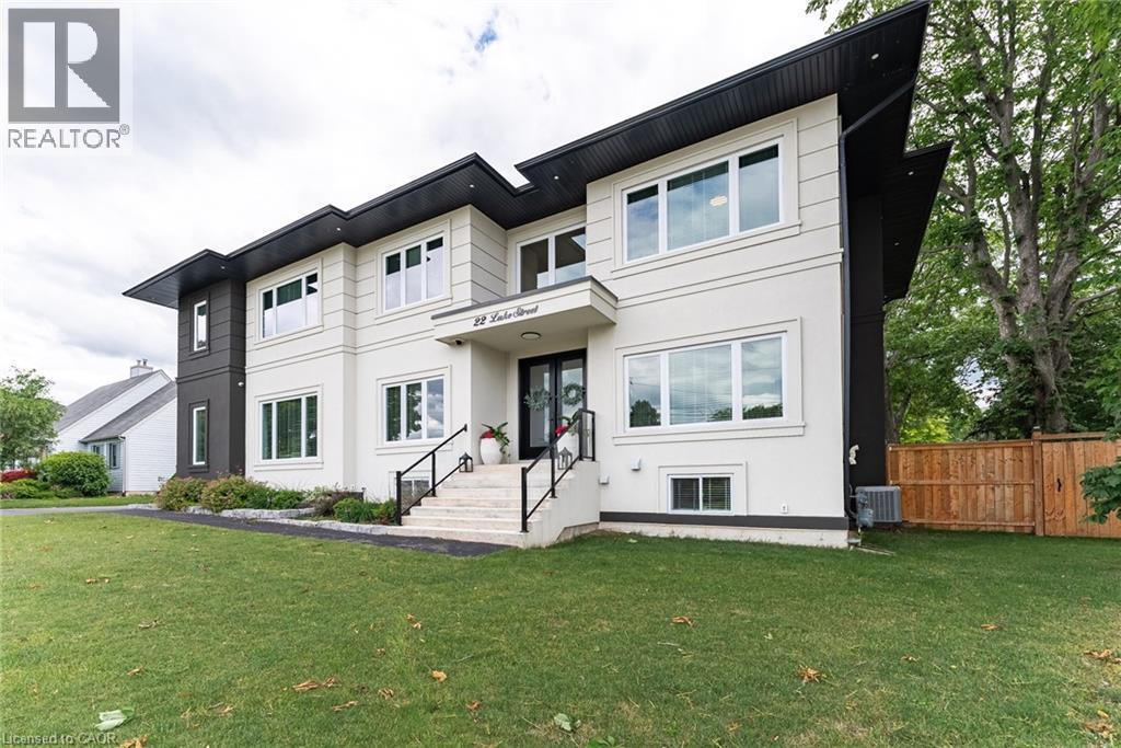 












22 LAKE Street

,
Grimsby,




Ontario
L3M2G7

