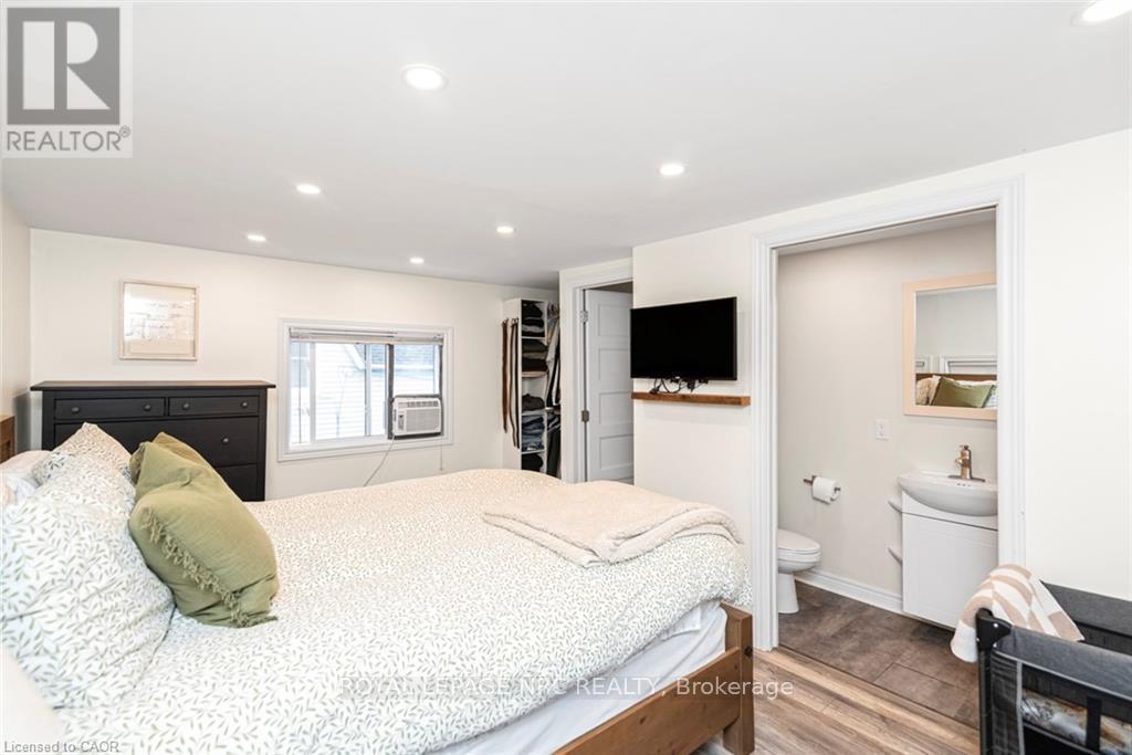 












811 TAMARAC STREET

,
Haldimand (Dunnville),




Ontario
N1A2E5

