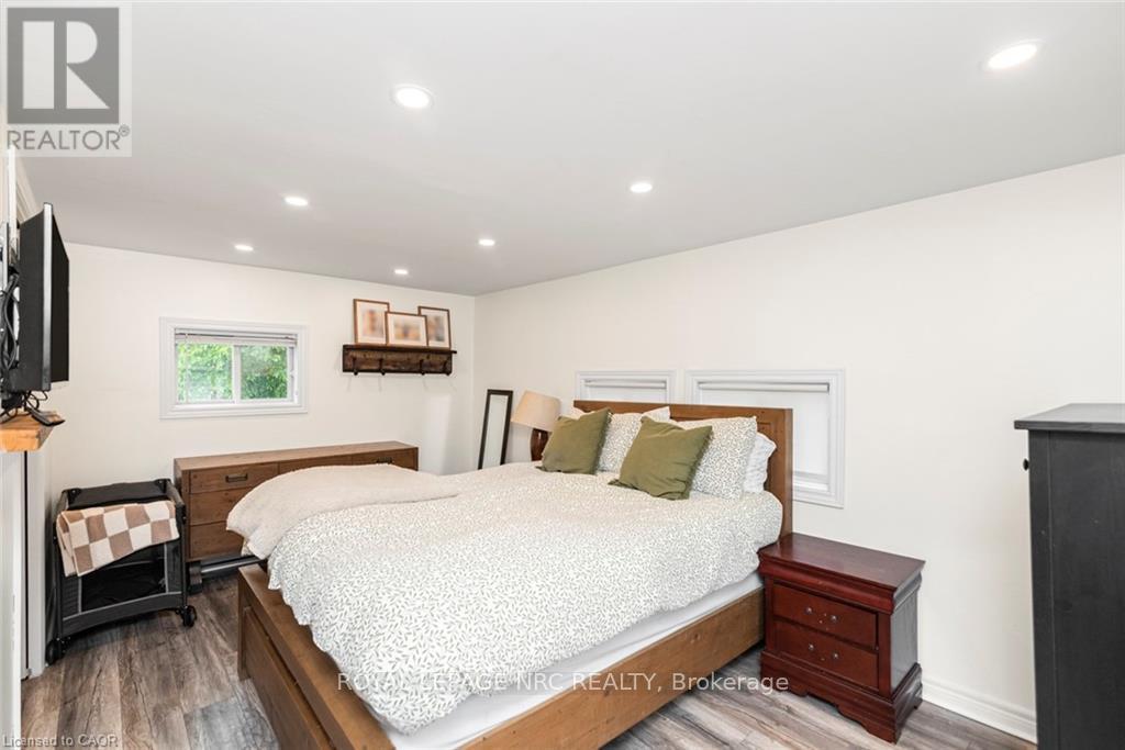 












811 TAMARAC STREET

,
Haldimand (Dunnville),




Ontario
N1A2E5

