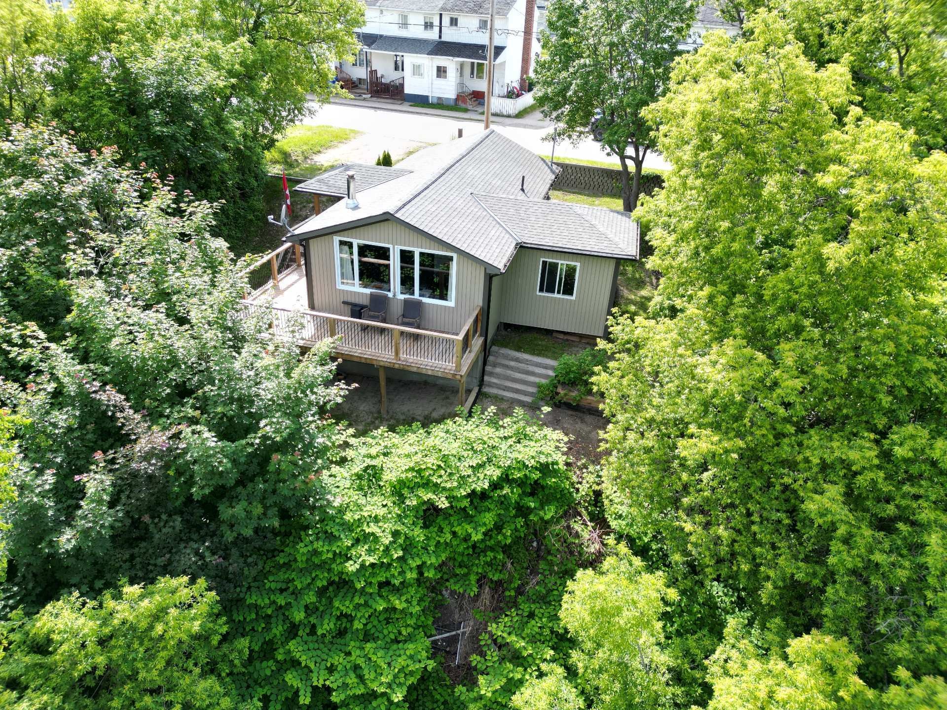 









133


Rue Ketchen

,
Témiscaming,




QC
J0Z3R0

