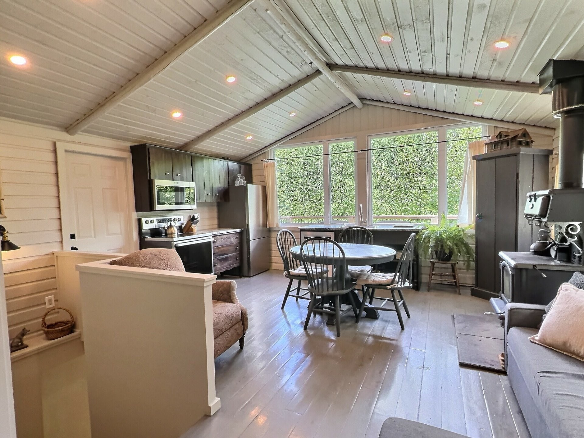 









133


Rue Ketchen

,
Témiscaming,




QC
J0Z3R0

