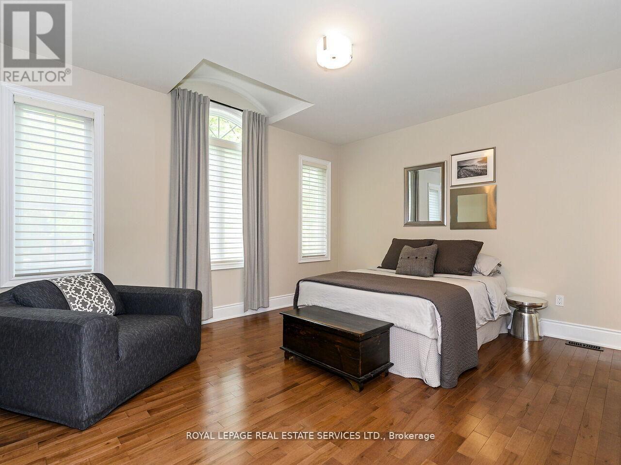 












24 JOPLING AVENUE N

,
Toronto,




Ontario
M9B4E7

