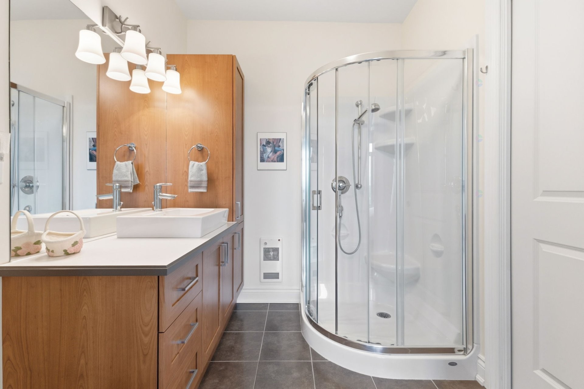 









224


Boul. Alexandre-Taché

, 207,
Gatineau (Hull),




QC
J9A0B8

