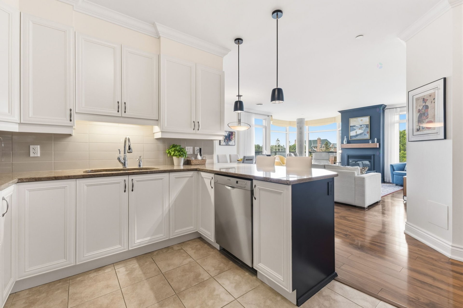 









224


Boul. Alexandre-Taché

, 207,
Gatineau (Hull),




QC
J9A0B8

