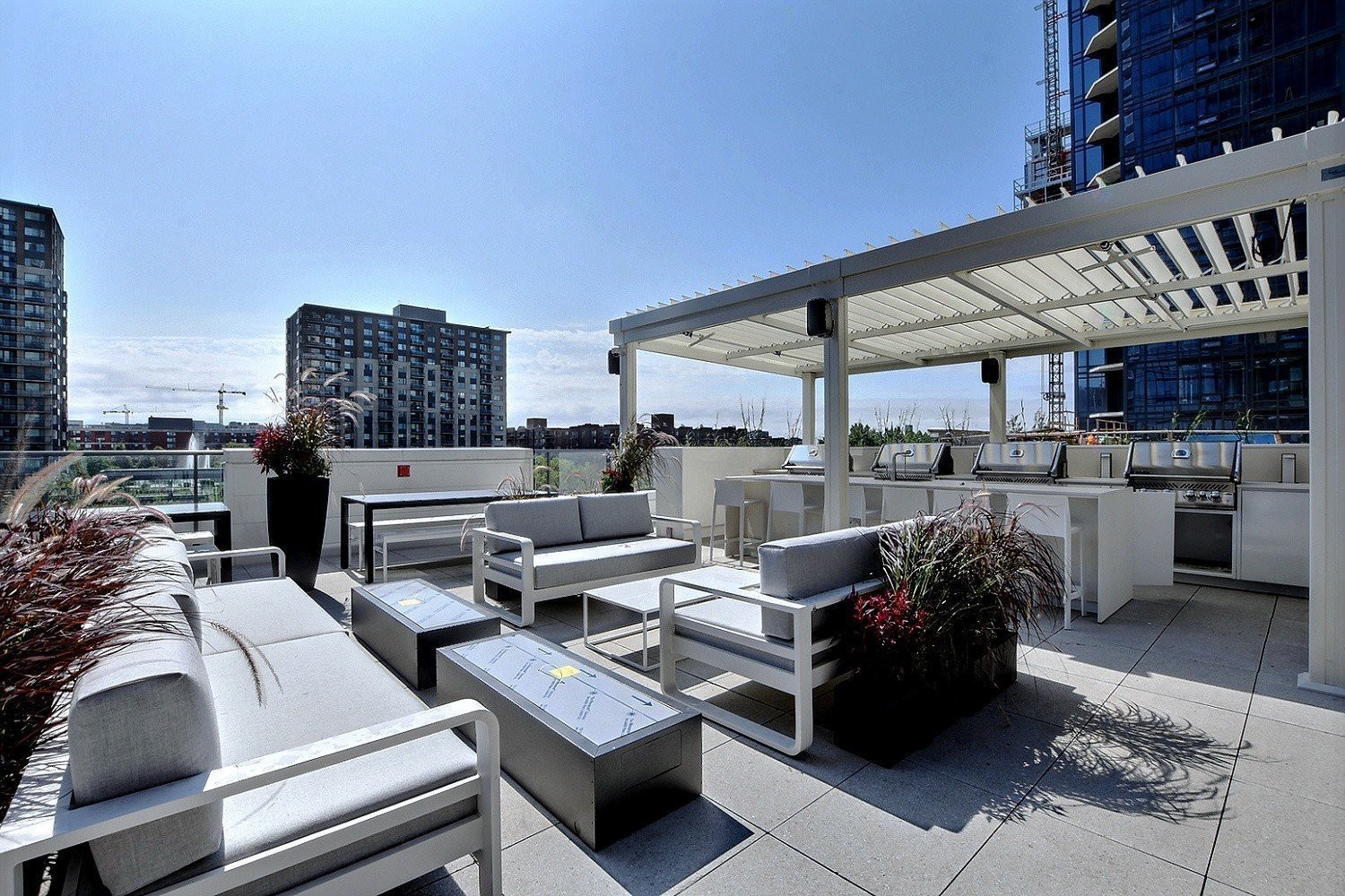 









1188


Rue St-Antoine O.

, 3111,
Montréal (Ville-Marie),




QC
H3C1B4

