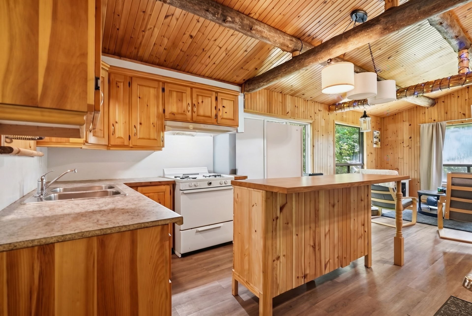 









267


Ch. du Rang-A

,
Otter Lake,




QC
J0X2P0

