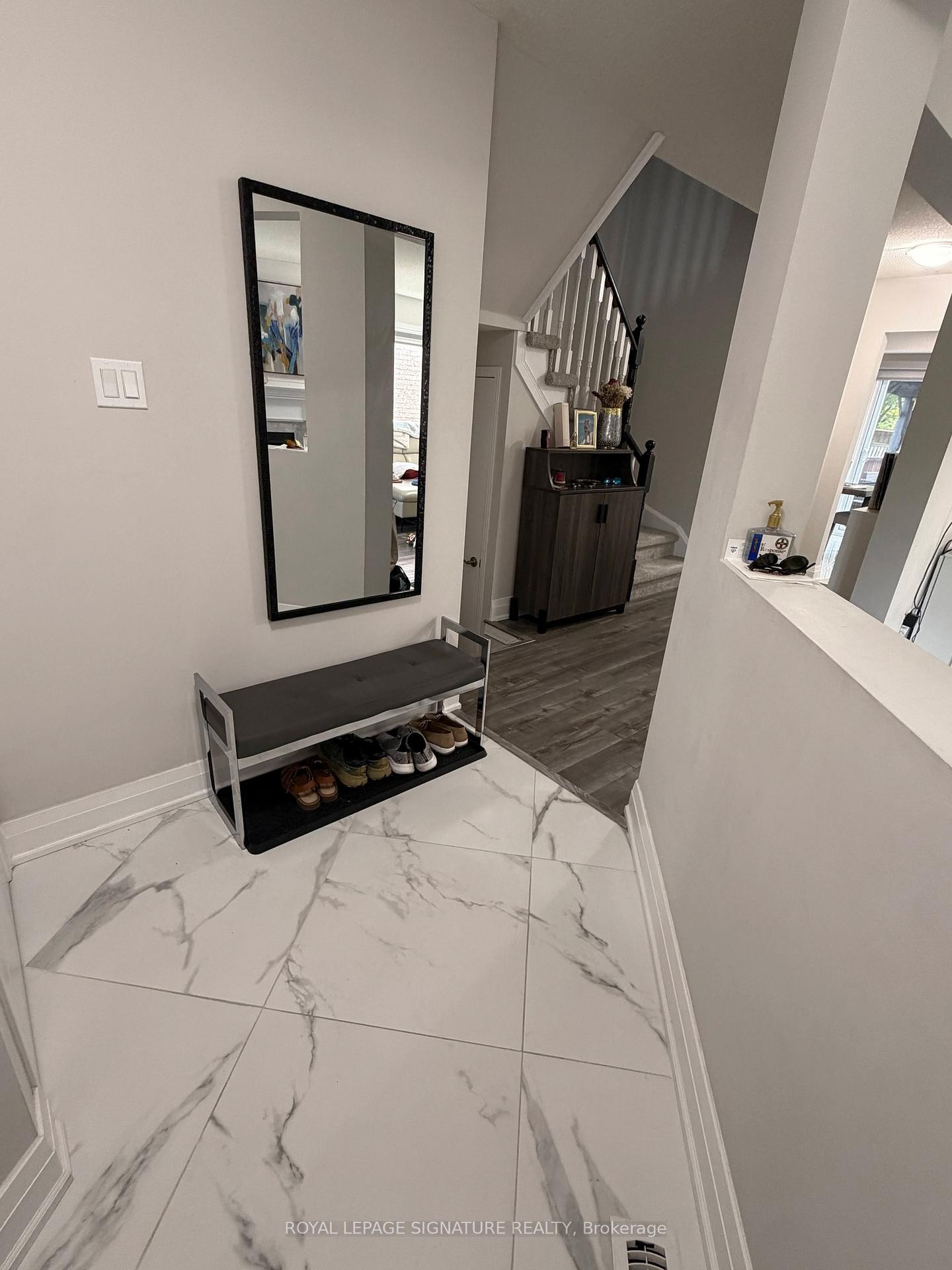









118


Athabaska

Road,
Barrie,




ON
L4N 8E5

