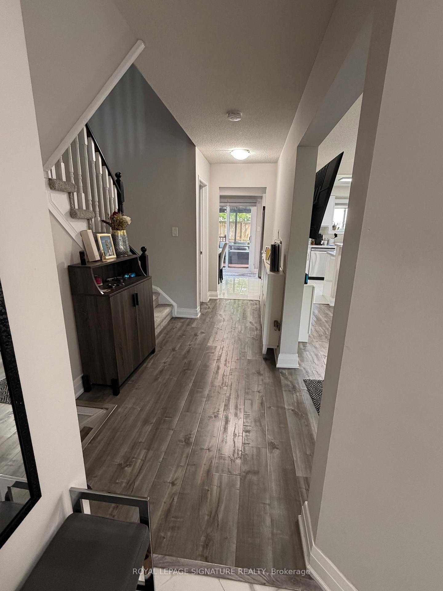 









118


Athabaska

Road,
Barrie,




ON
L4N 8E5

