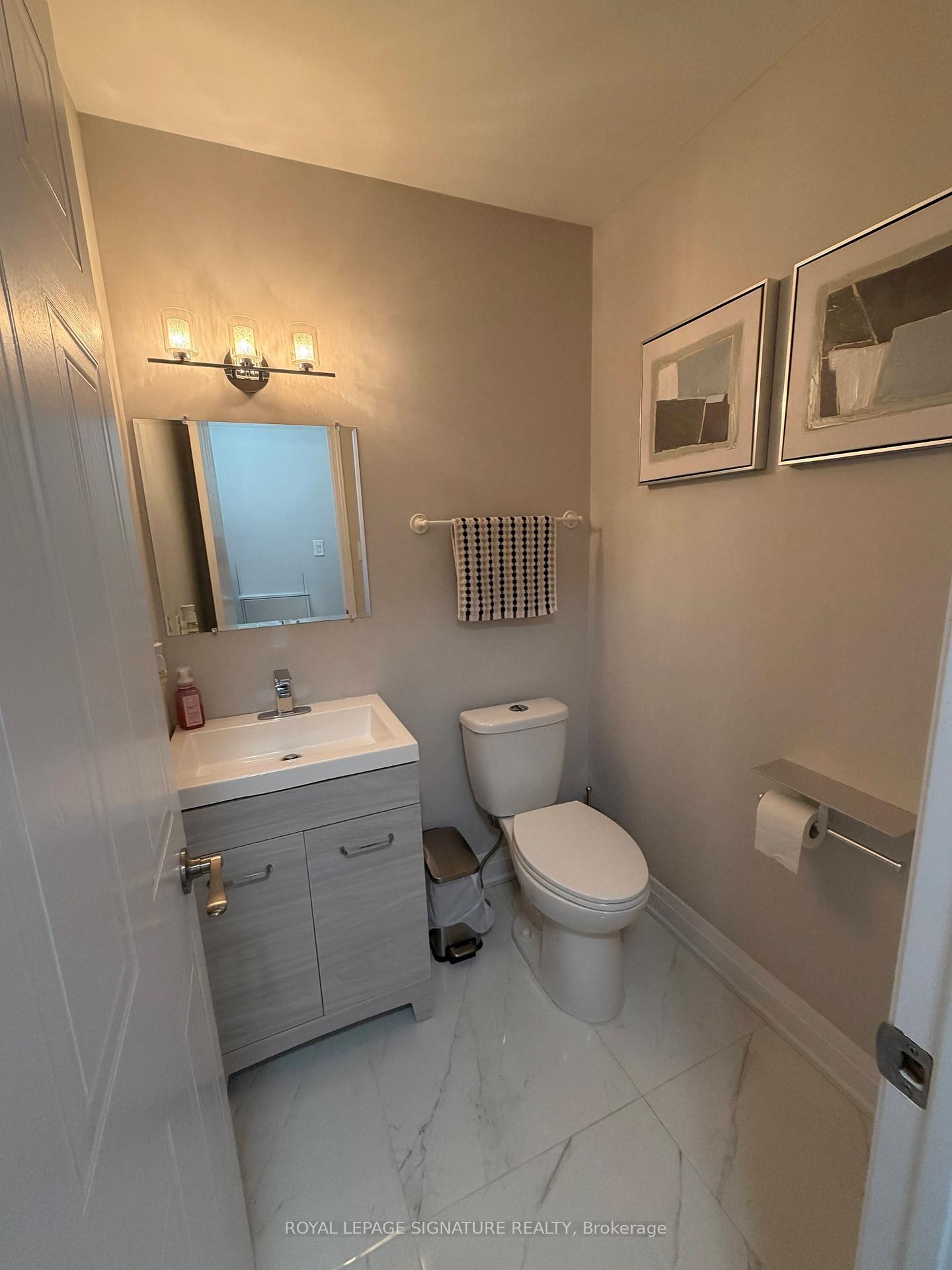 









118


Athabaska

Road,
Barrie,




ON
L4N 8E5

