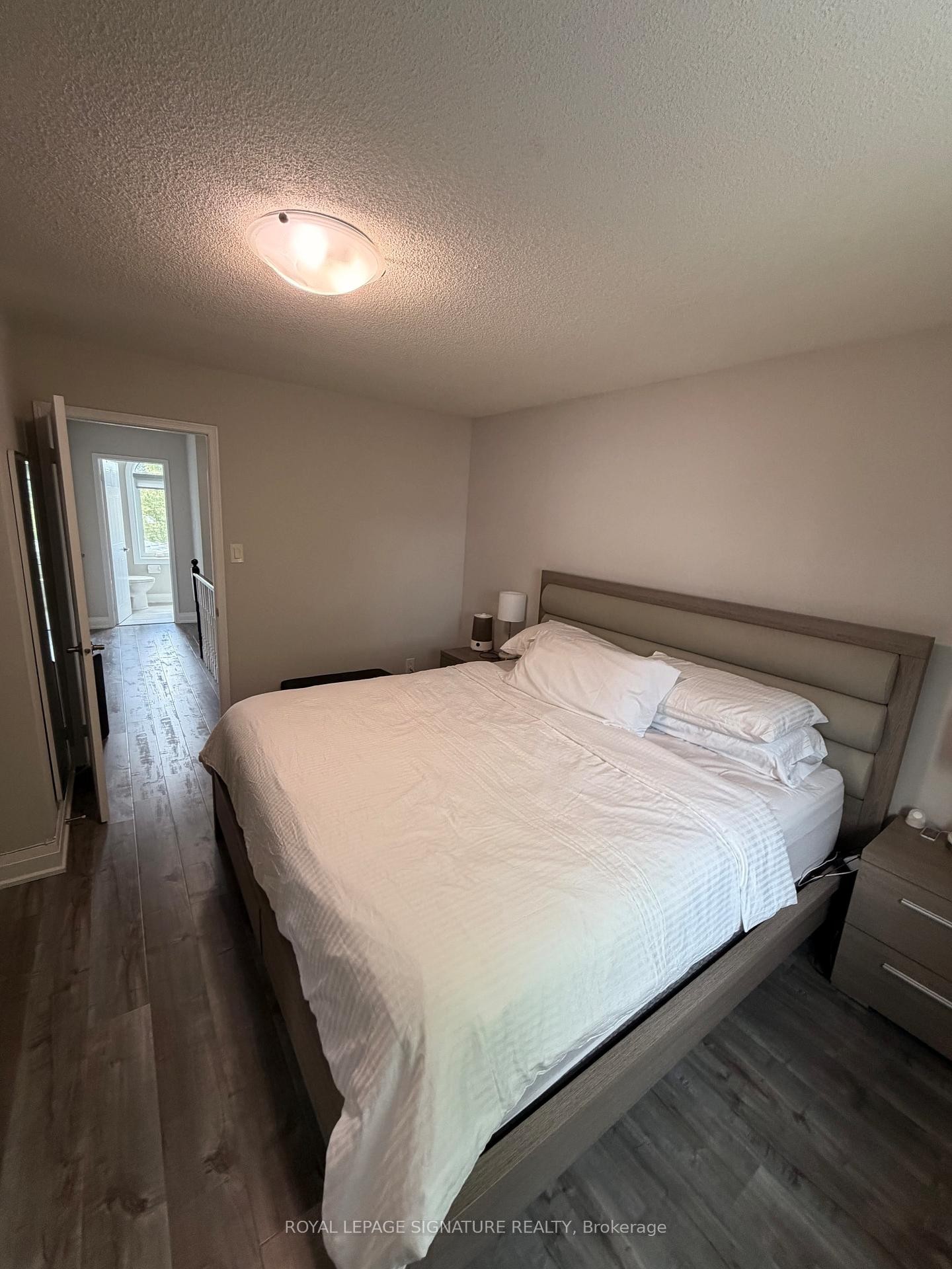 









118


Athabaska

Road,
Barrie,




ON
L4N 8E5

