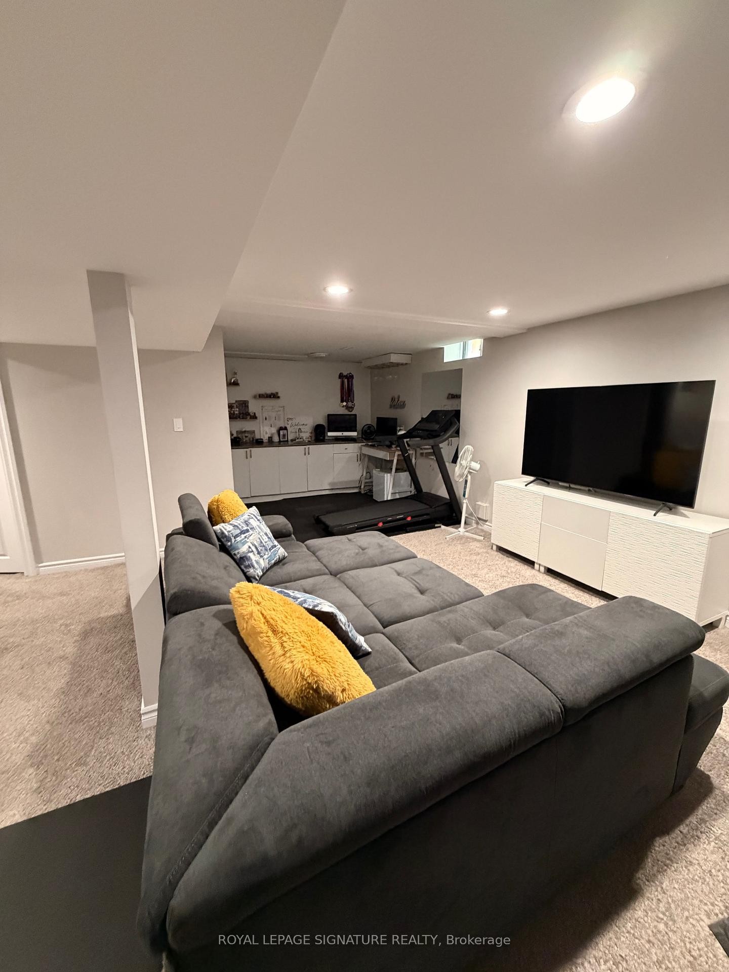 









118


Athabaska

Road,
Barrie,




ON
L4N 8E5

