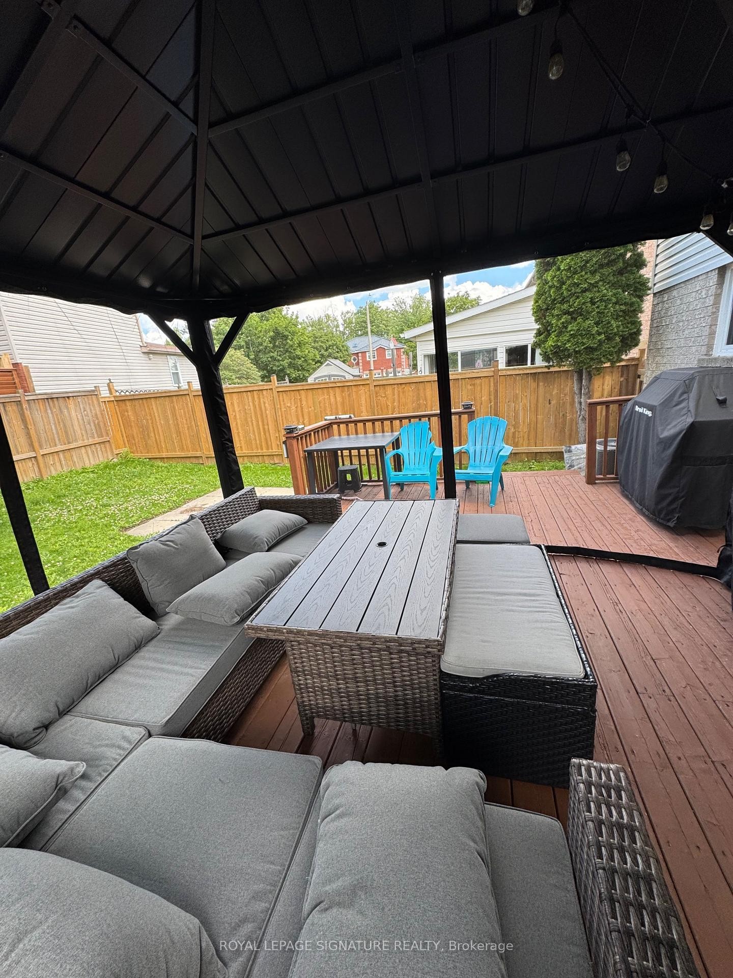 









118


Athabaska

Road,
Barrie,




ON
L4N 8E5

