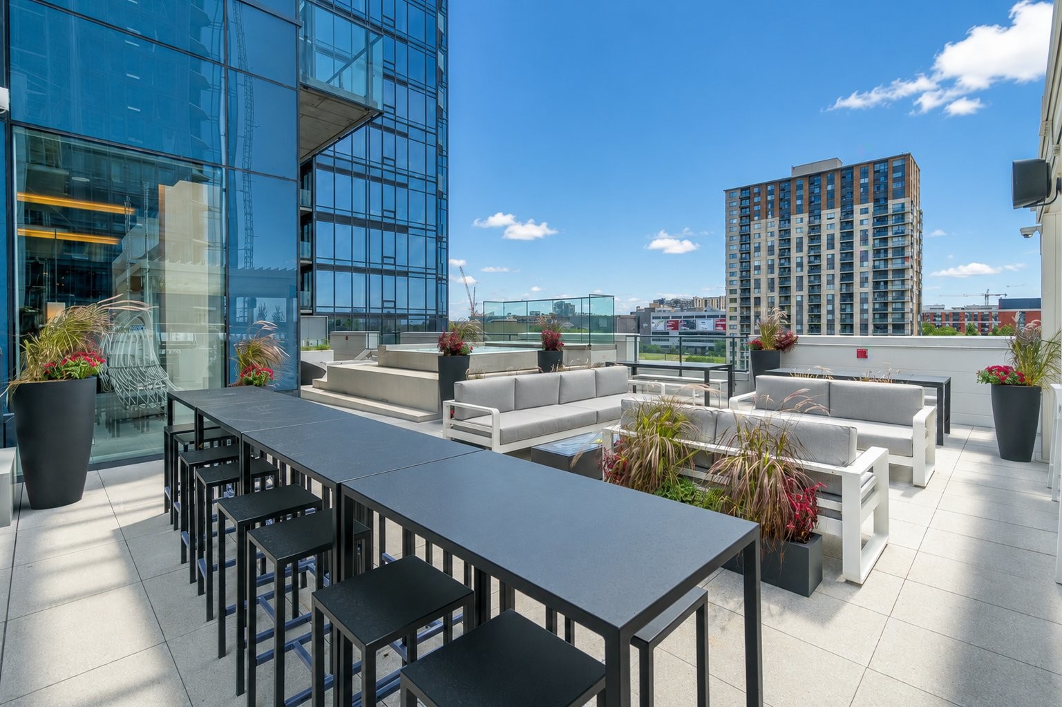 









1188


Rue St-Antoine O.

, 1104,
Montréal (Ville-Marie),




QC
H3C1B4

