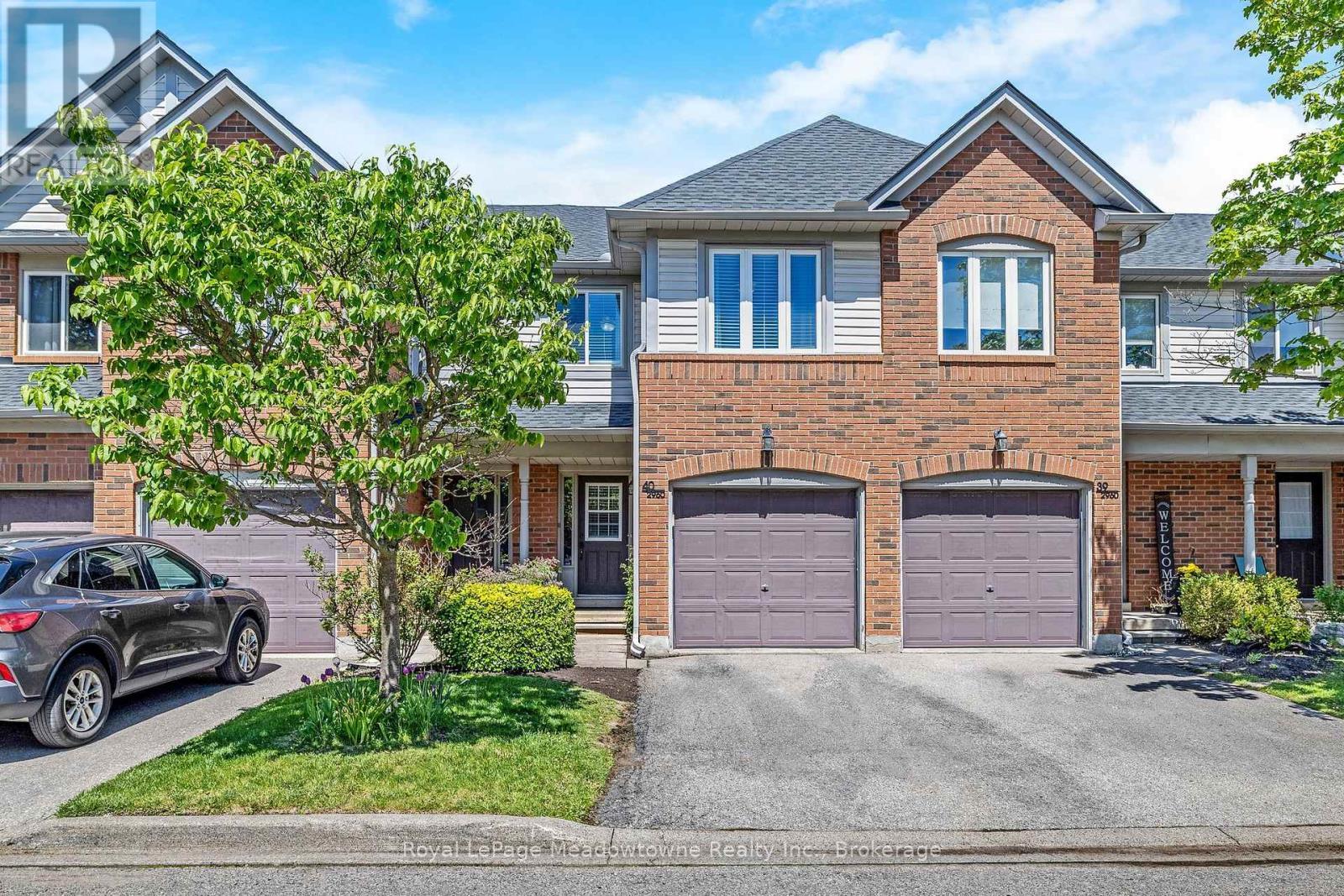 












40 - 2960 HEADON FOREST DRIVE

,
Burlington (Headon),




Ontario
L7M4G5

