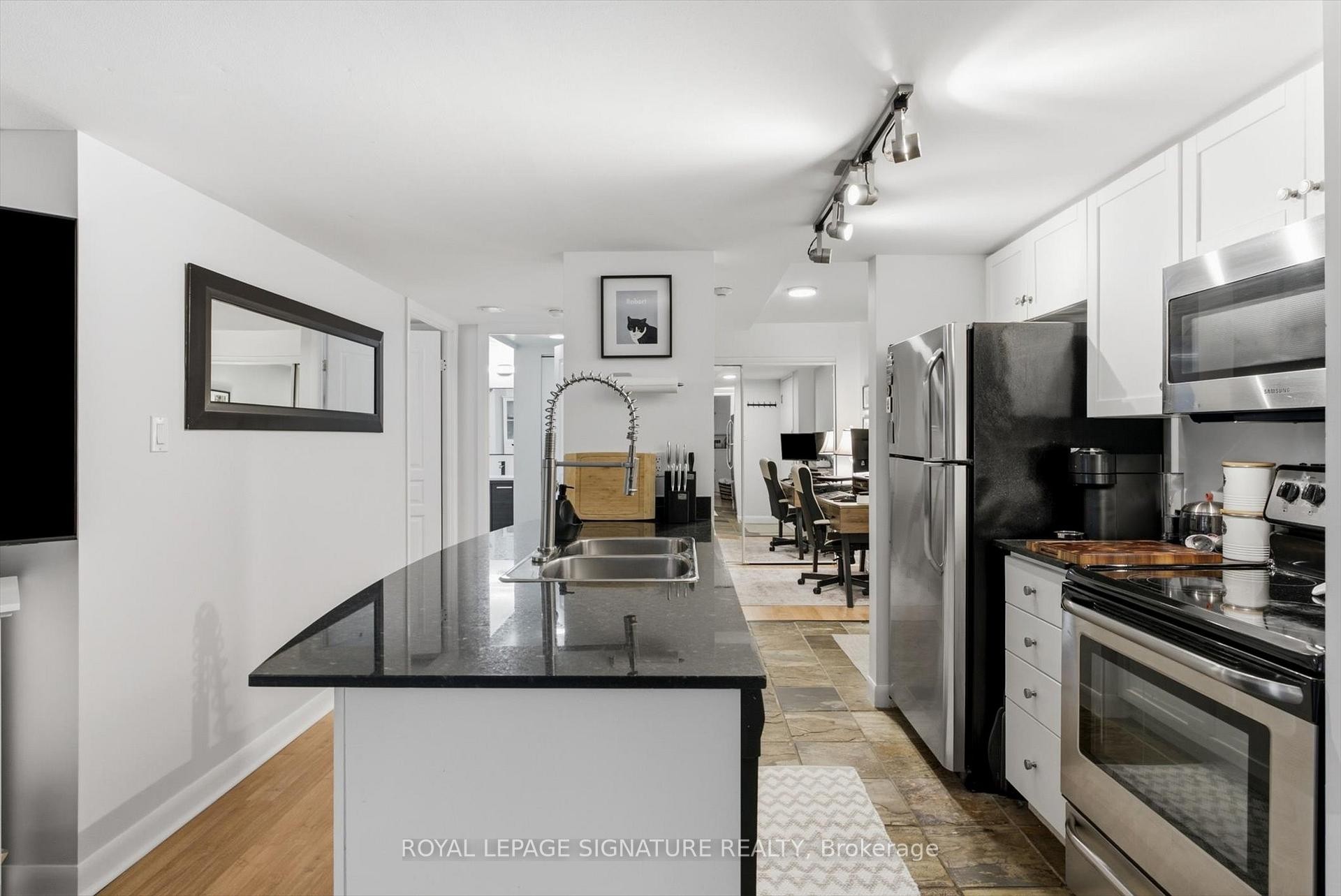 









323


Richmond

Street East, 704,
Toronto,




ON
M5A 3R3


