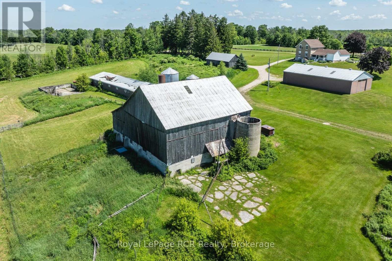 












541568 CONCESSION 14 NDR

,
West Grey,







Ontario
N0G1L0

