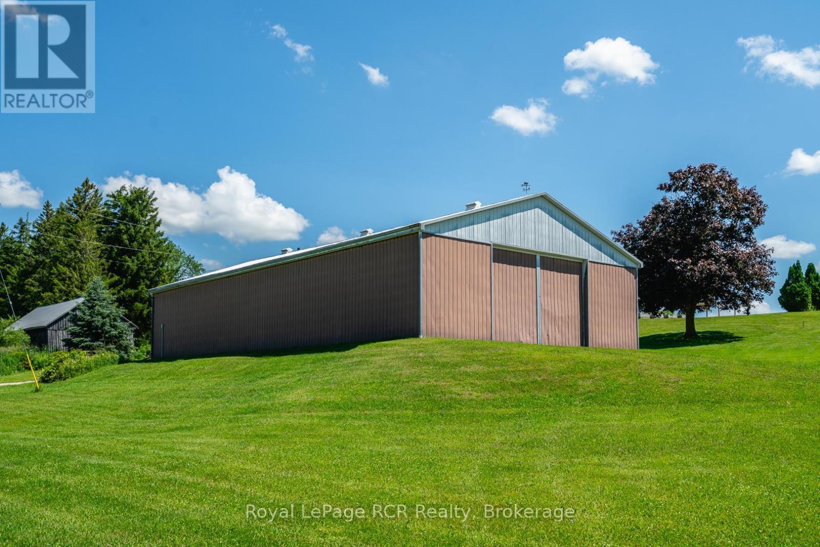 












541568 CONCESSION 14 NDR

,
West Grey,







Ontario
N0G1L0

