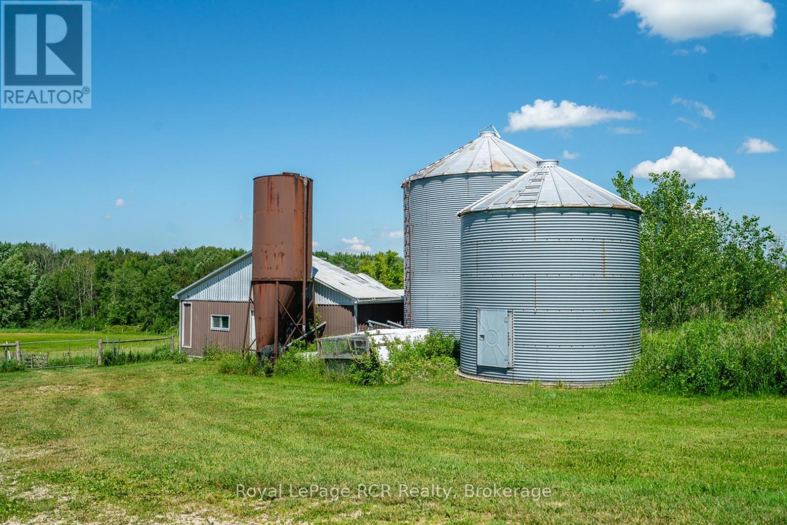 












541568 CONCESSION 14 NDR

,
West Grey,







Ontario
N0G1L0

