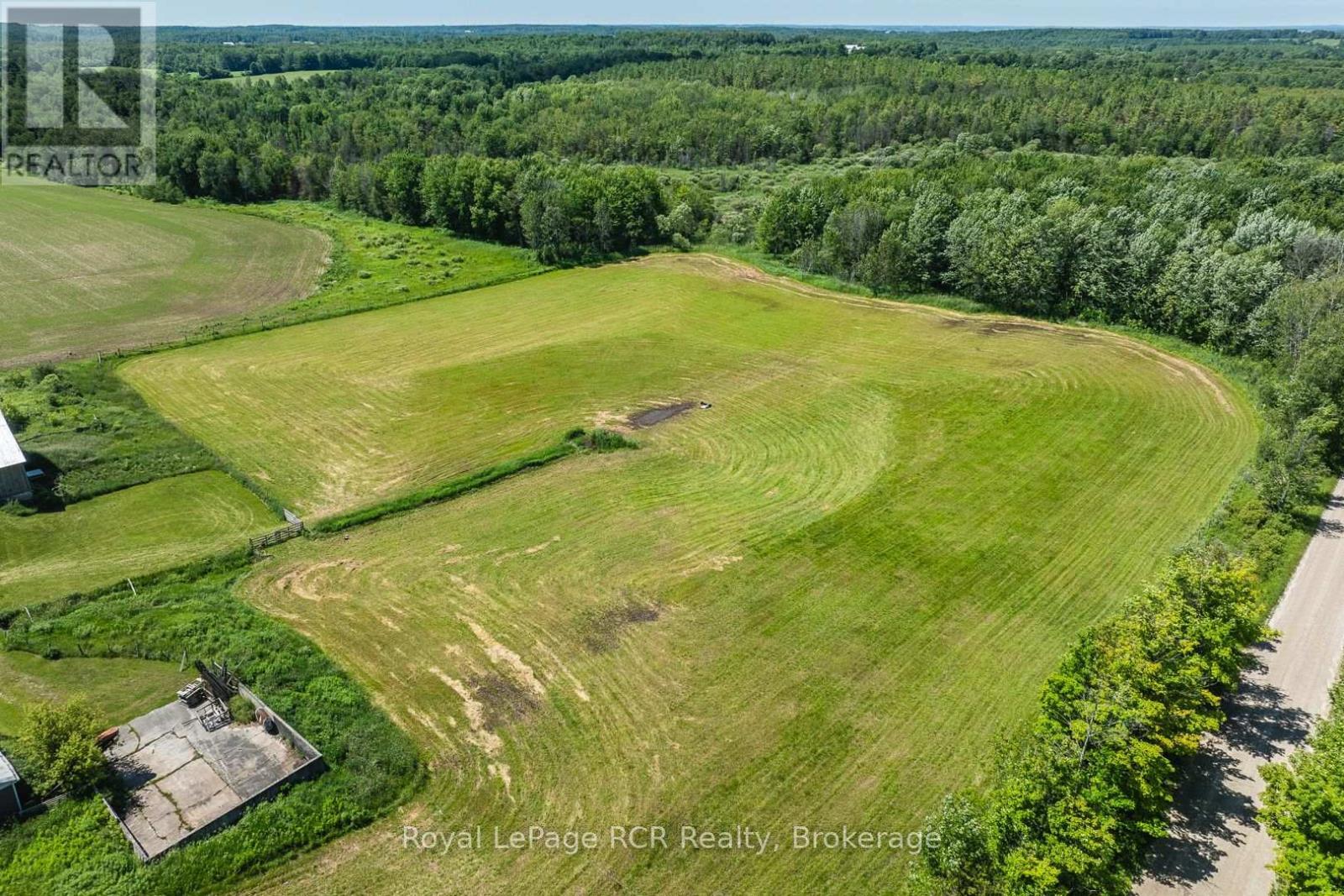 












541568 CONCESSION 14 NDR

,
West Grey,







Ontario
N0G1L0

