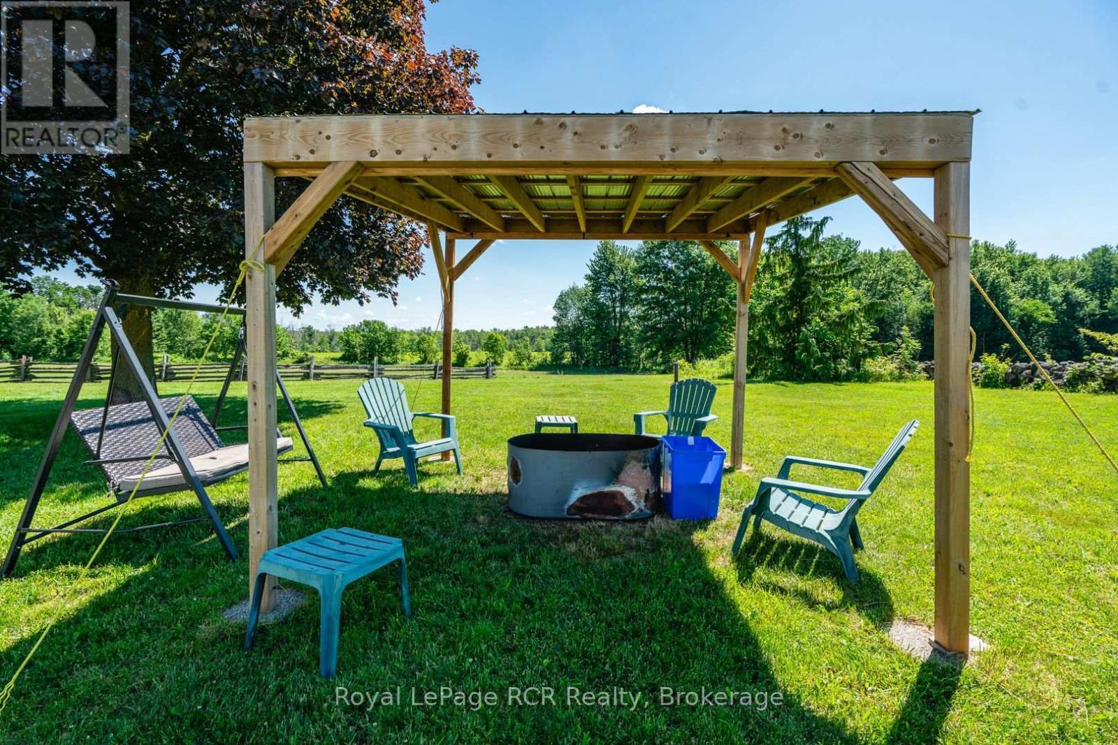 












541568 CONCESSION 14 NDR

,
West Grey,







Ontario
N0G1L0

