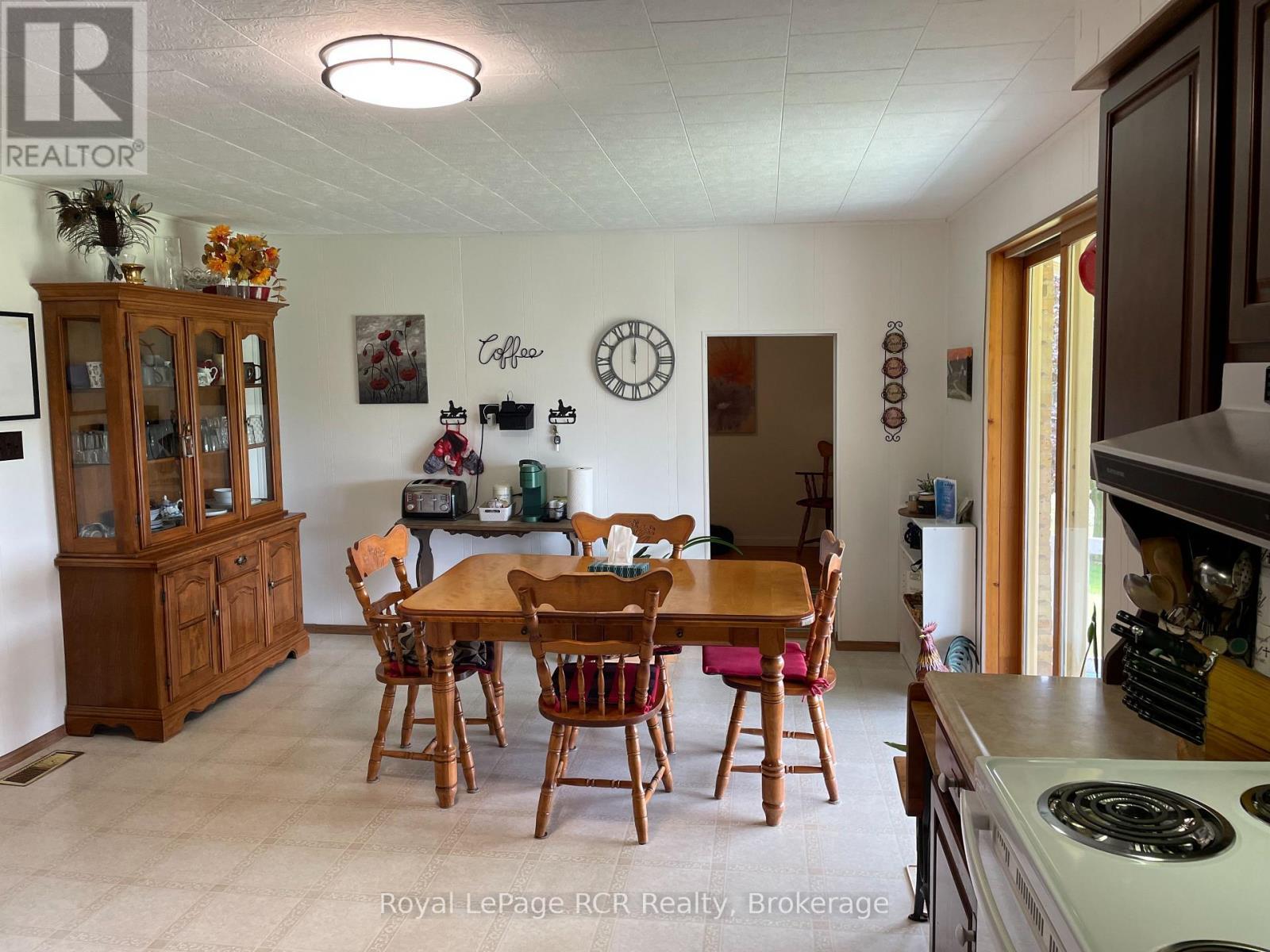 












541568 CONCESSION 14 NDR

,
West Grey,







Ontario
N0G1L0


