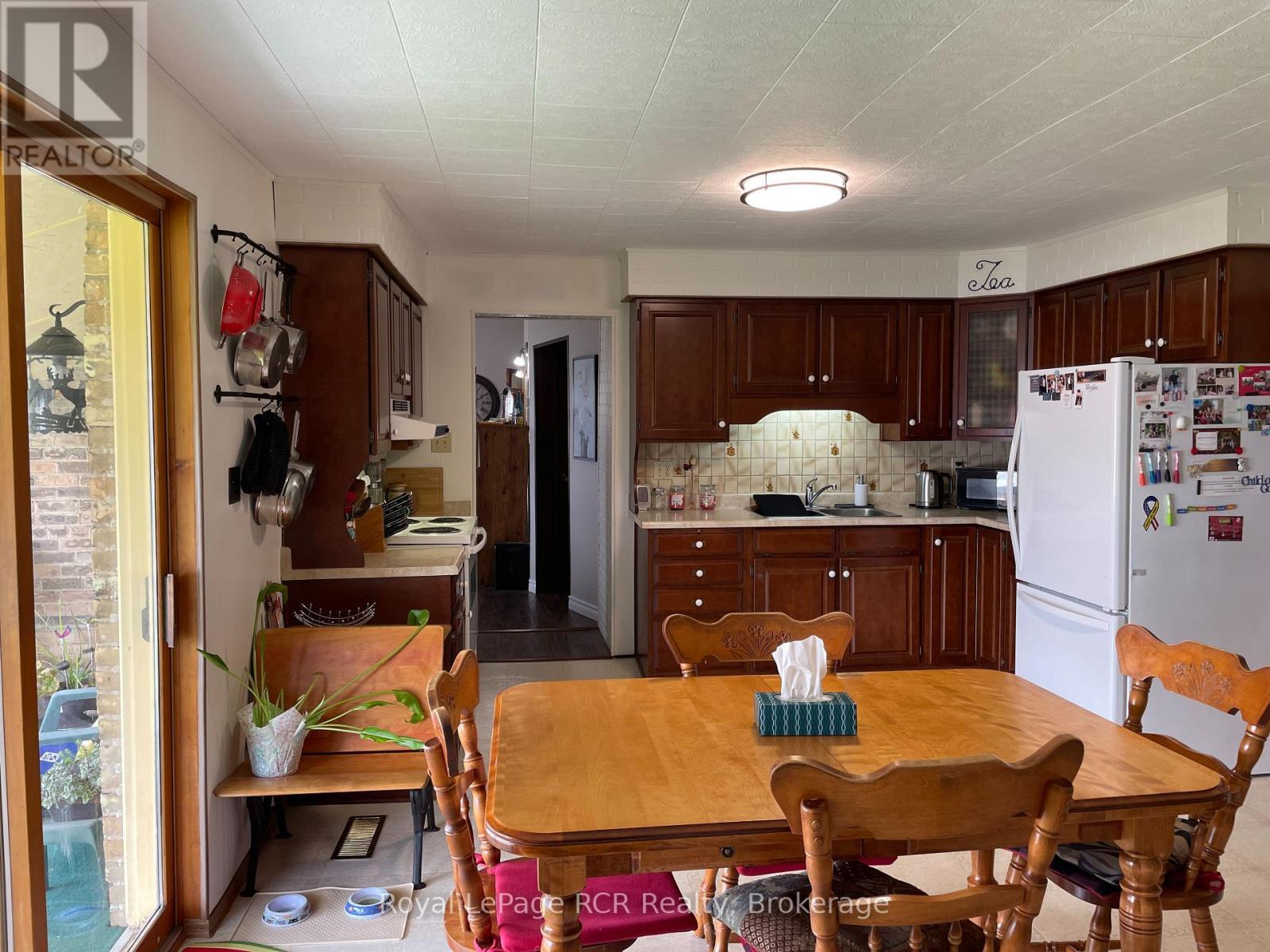 












541568 CONCESSION 14 NDR

,
West Grey,







Ontario
N0G1L0

