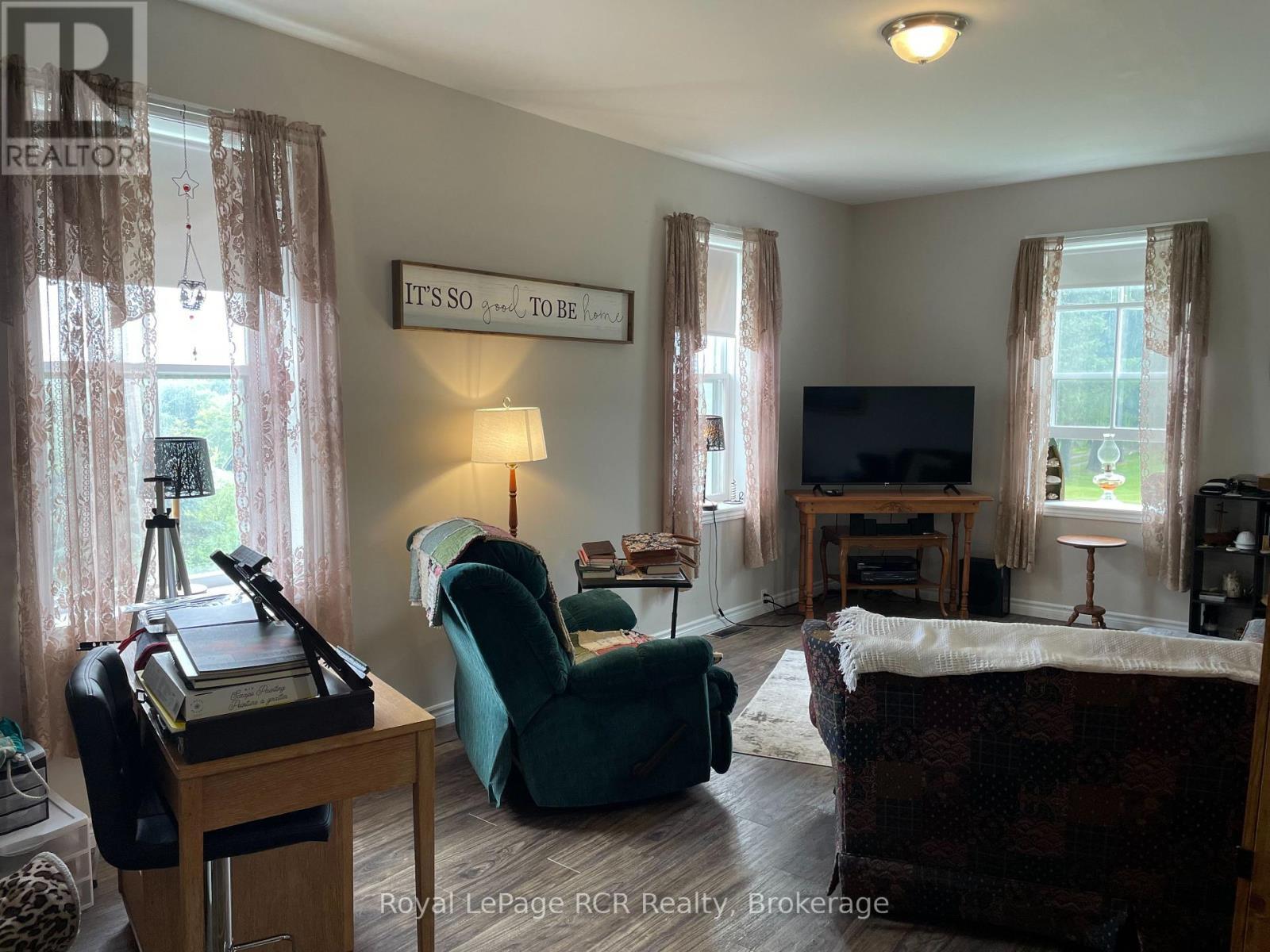 












541568 CONCESSION 14 NDR

,
West Grey,







Ontario
N0G1L0

