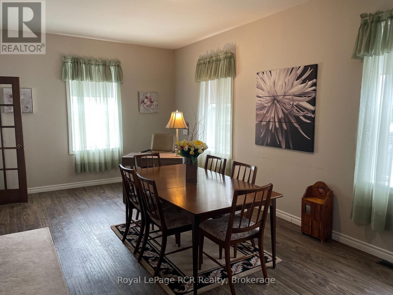 












541568 CONCESSION 14 NDR

,
West Grey,







Ontario
N0G1L0

