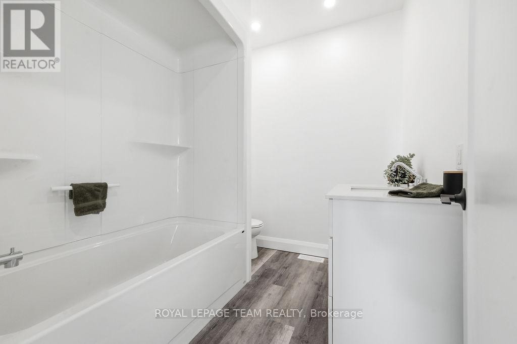 












29 GILLIES STREET

,
McNab/Braeside,




Ontario
K0A1G0

