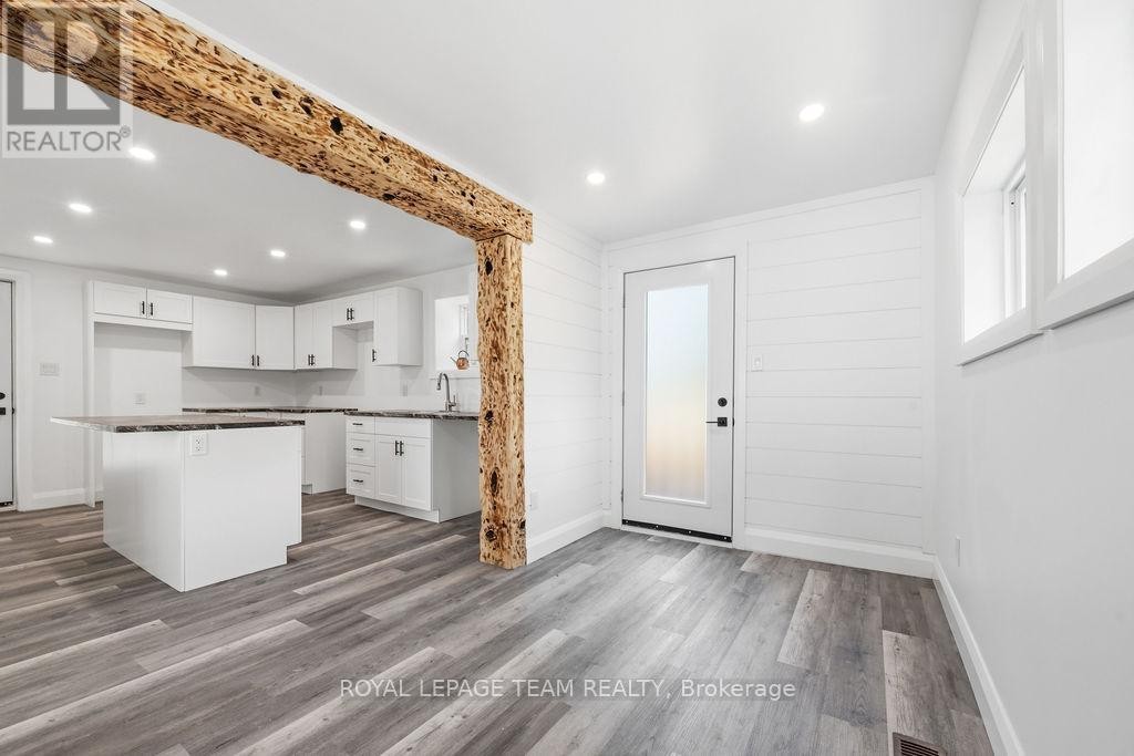 












29 GILLIES STREET

,
McNab/Braeside,




Ontario
K0A1G0

