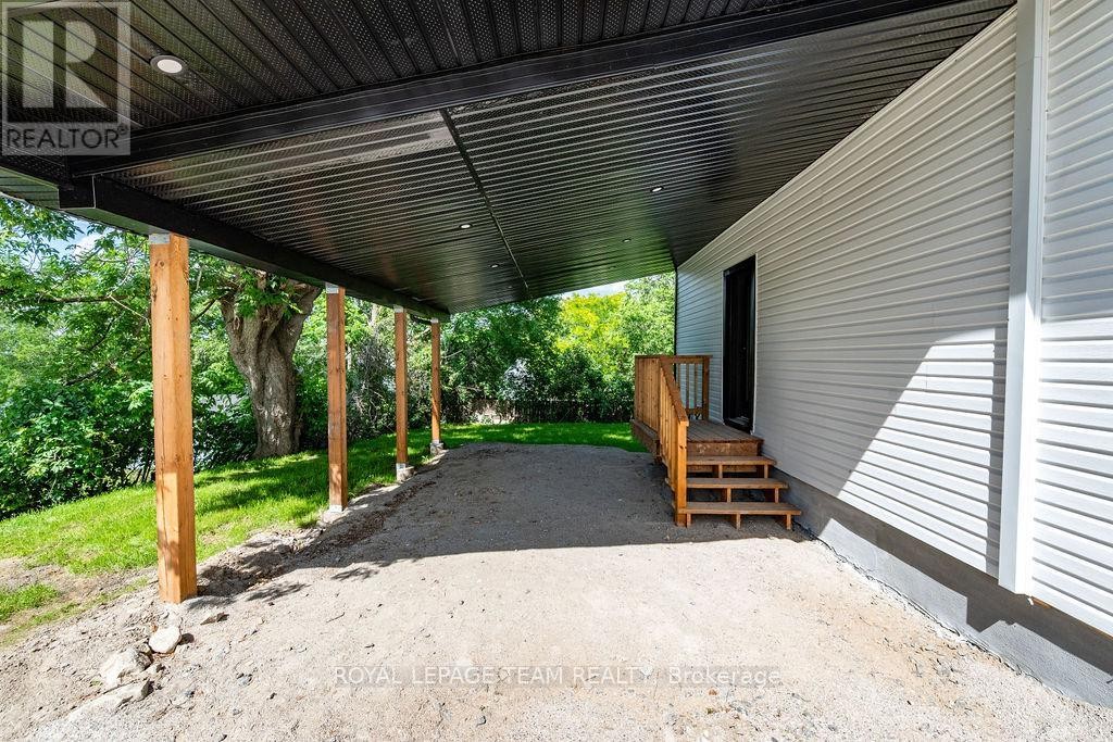












29 GILLIES STREET

,
McNab/Braeside,




Ontario
K0A1G0

