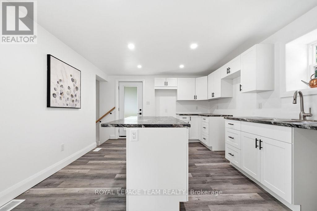 












29 GILLIES STREET

,
McNab/Braeside,




Ontario
K0A1G0


