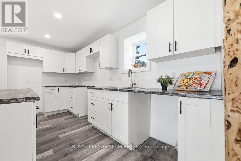












29 GILLIES STREET

,
McNab/Braeside,




Ontario
K0A1G0

