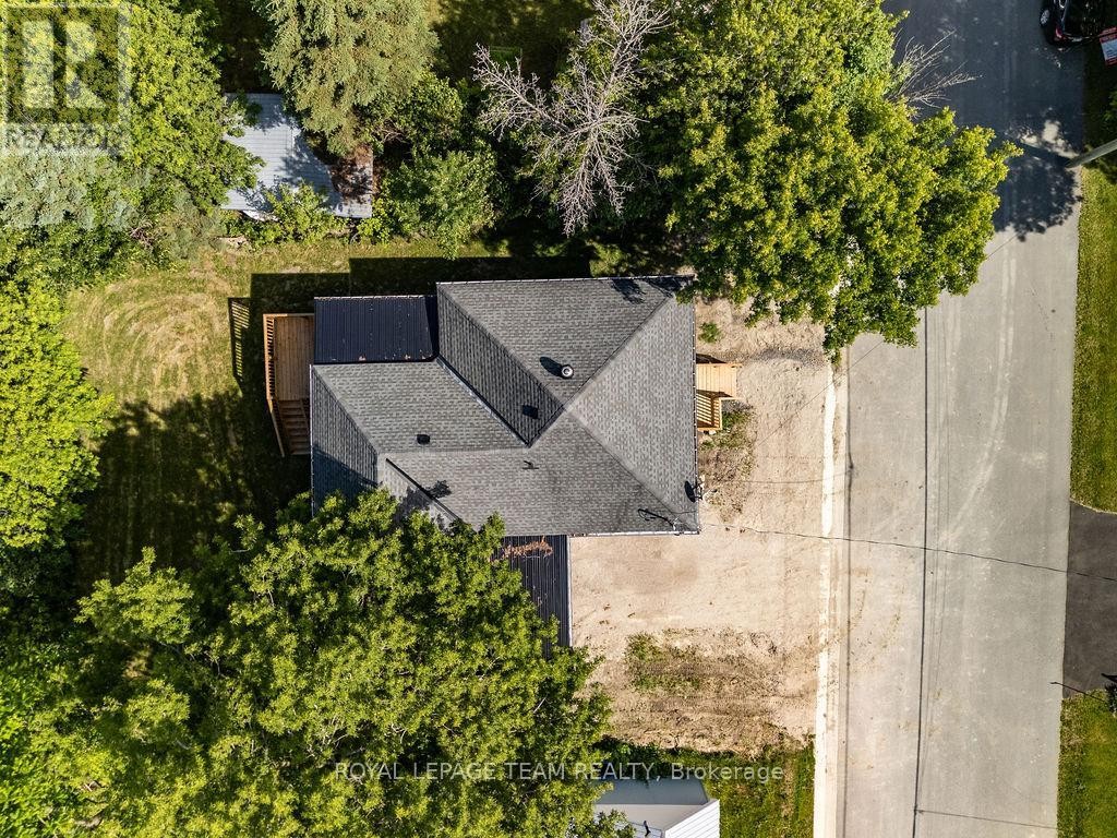 












29 GILLIES STREET

,
McNab/Braeside,




Ontario
K0A1G0

