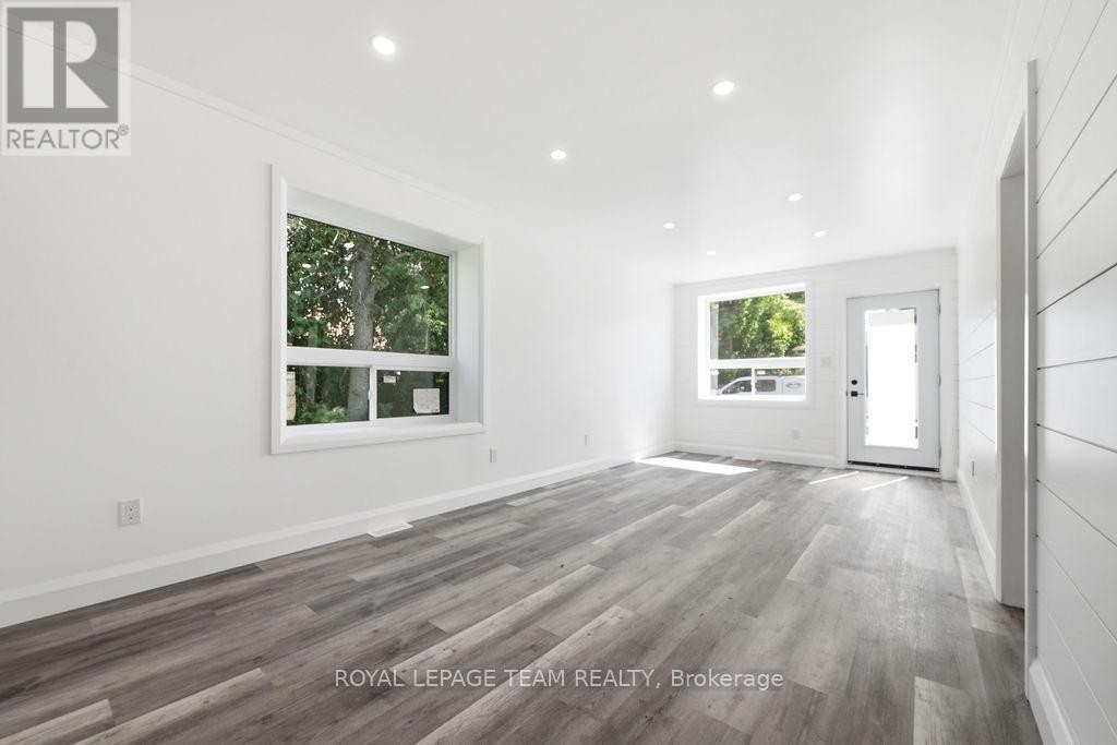 












29 GILLIES STREET

,
McNab/Braeside,




Ontario
K0A1G0

