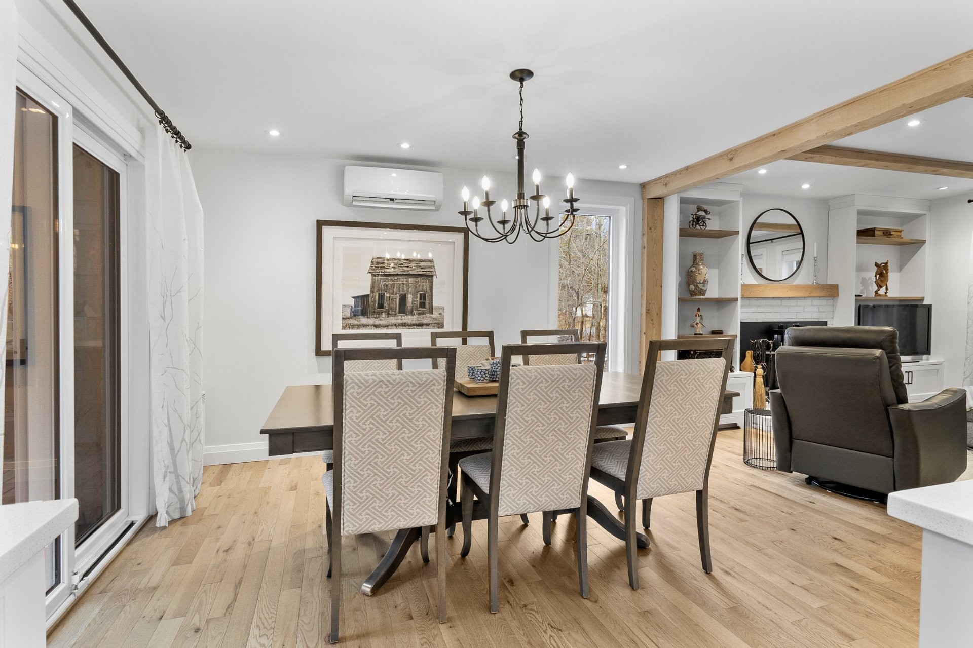 









230


Rue René

,
Magog,




QC
J1X7P7

