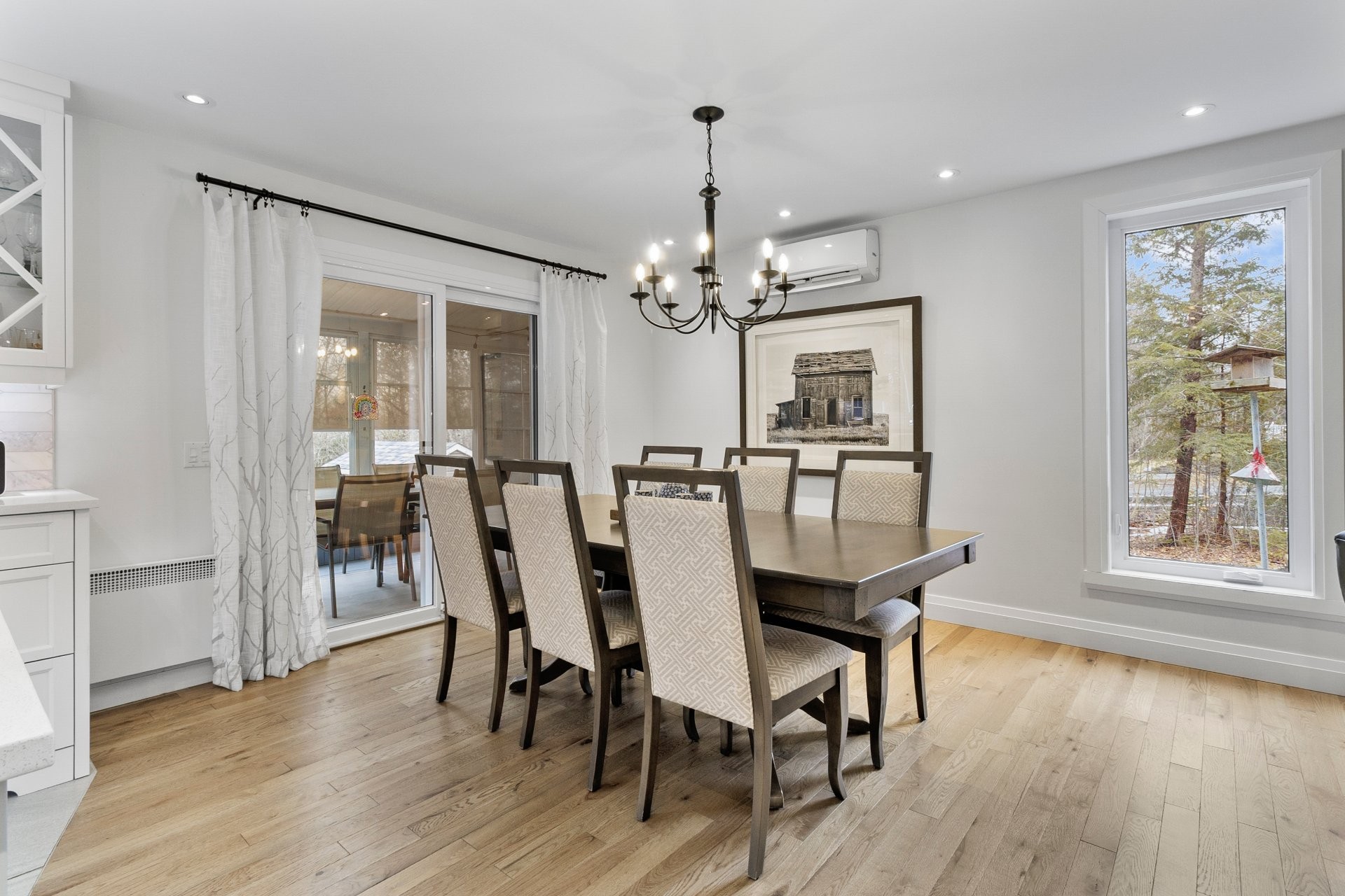 









230


Rue René

,
Magog,




QC
J1X7P7

