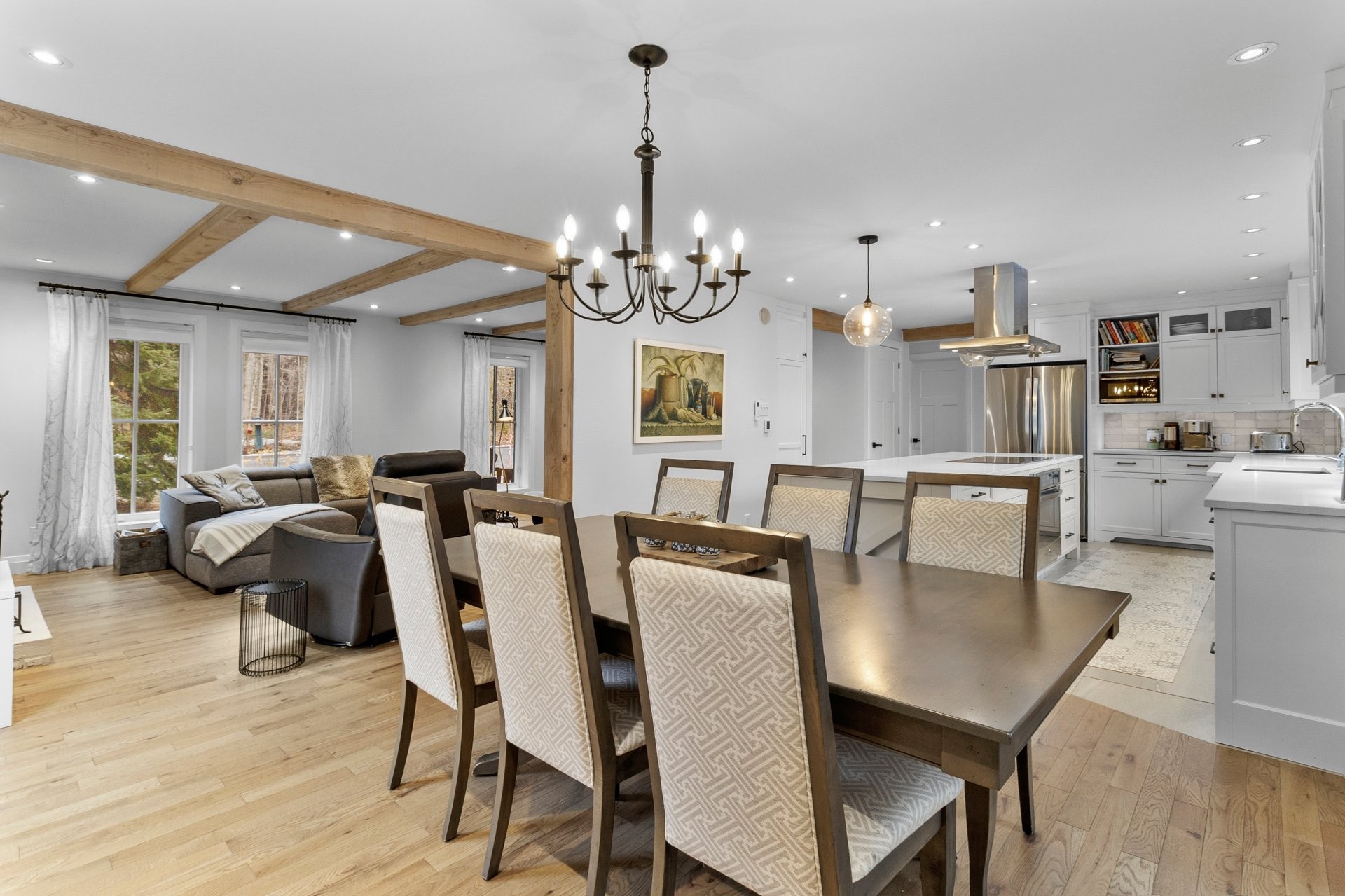 









230


Rue René

,
Magog,




QC
J1X7P7

