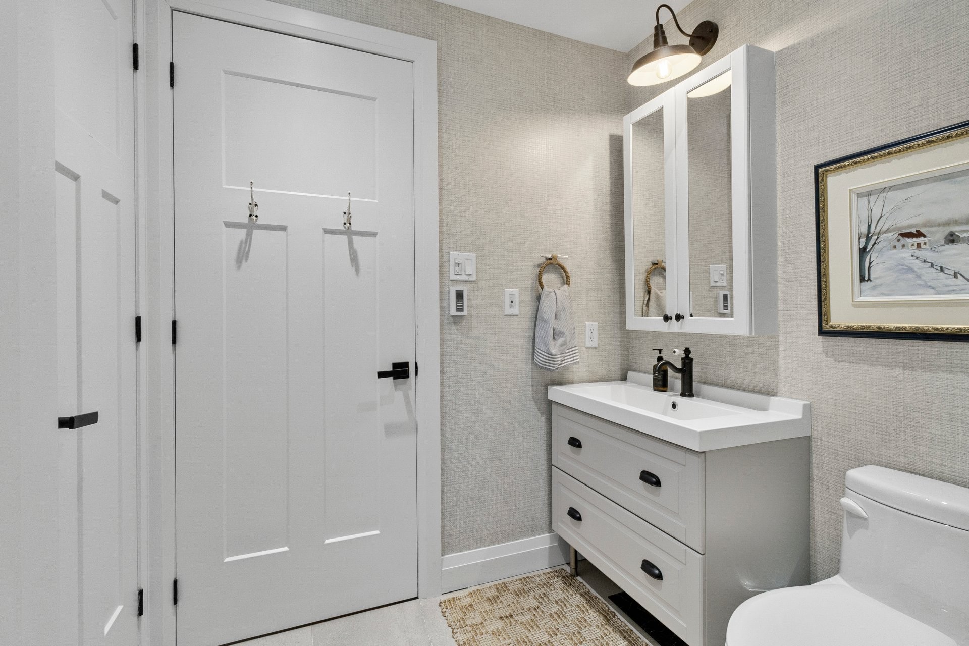 









230


Rue René

,
Magog,




QC
J1X7P7

