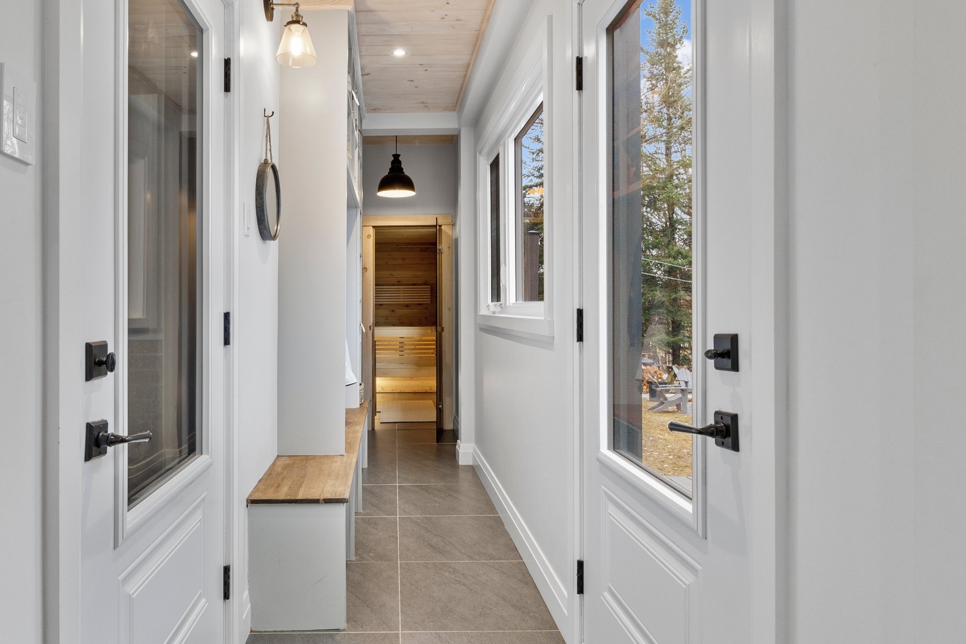 









230


Rue René

,
Magog,




QC
J1X7P7

