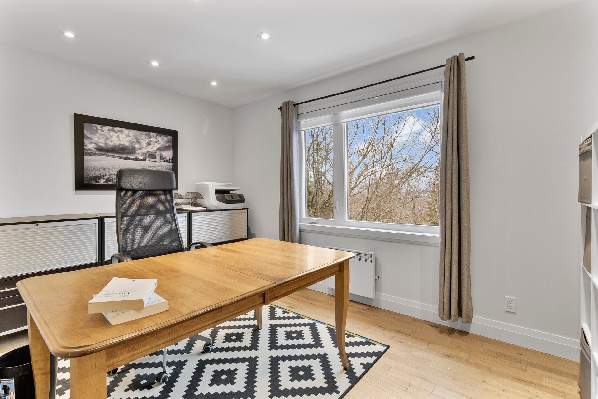 









230


Rue René

,
Magog,




QC
J1X7P7

